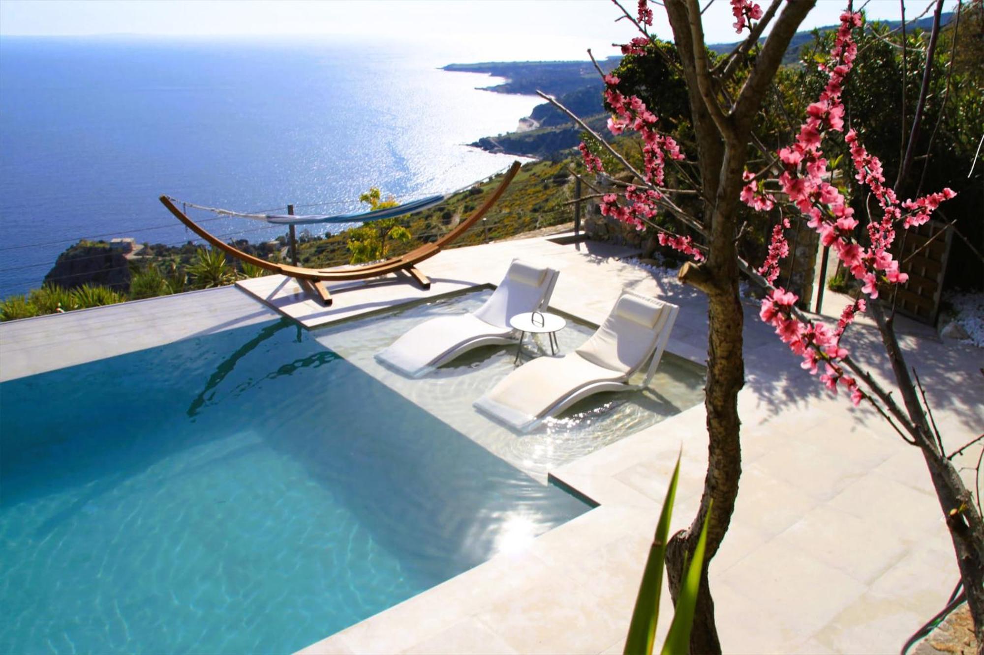 Anemos Luxury Villas Родакинон Екстериор снимка